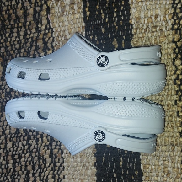 Crocs Clogs NWOT UNISEX - Picture 5 of 9